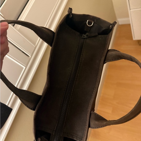 Marc Jacobs Medium Tote Bag
No strap - Picture 3 of 6